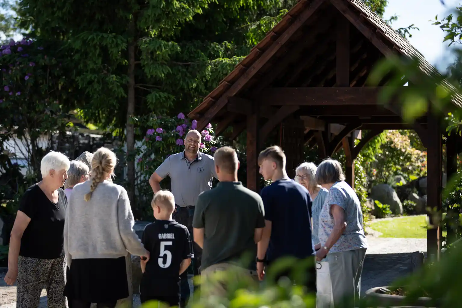 Sensommerens magi - Aften havevandring med Dennis & kagetapas i Grillhytten