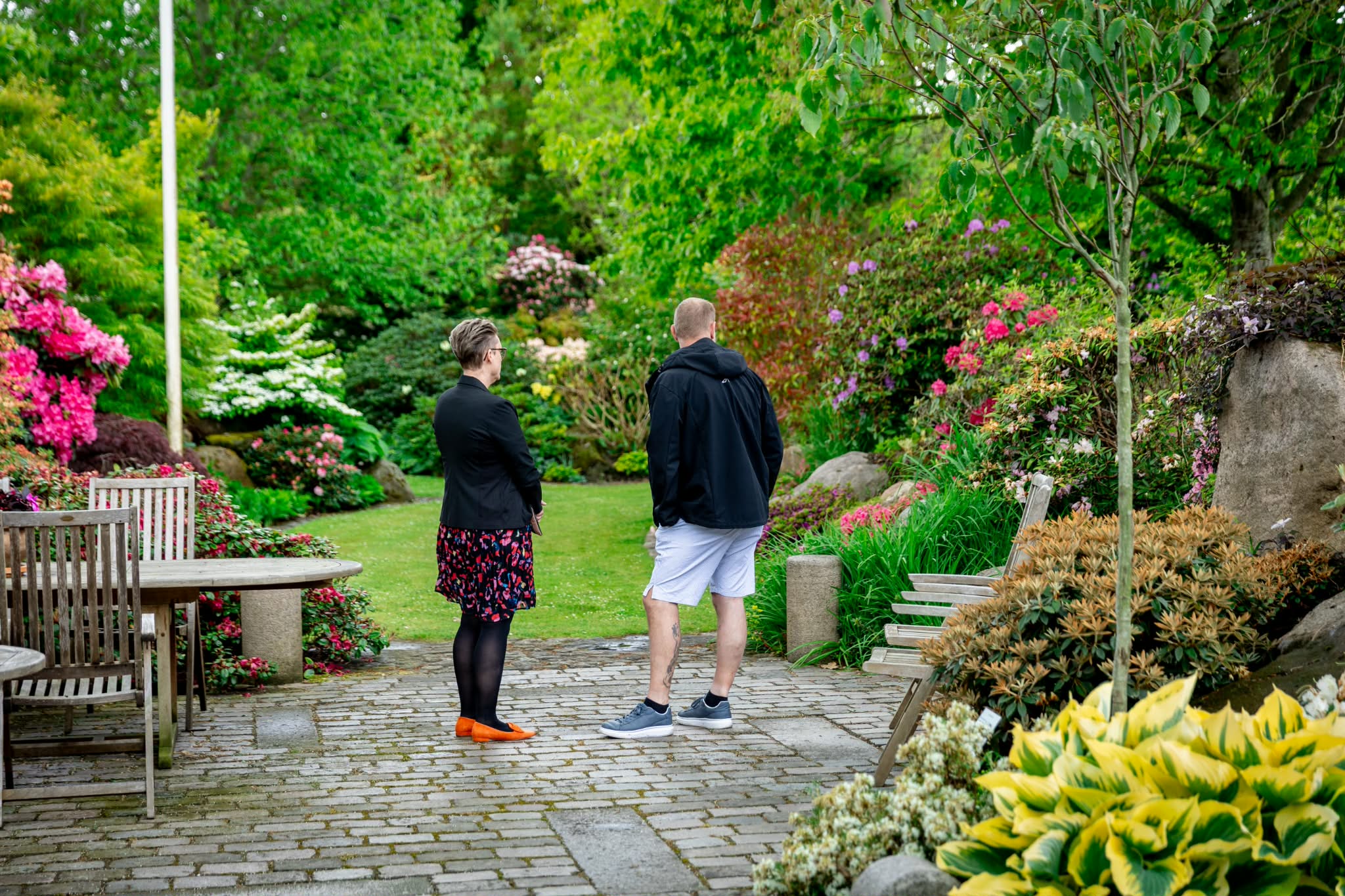 Intim pinse havevandring med Dennis & kagetapas i Grillhytten