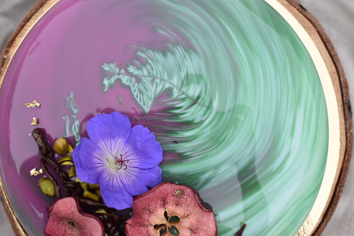 Solskinssødt kagebord i Stenmaglehaven