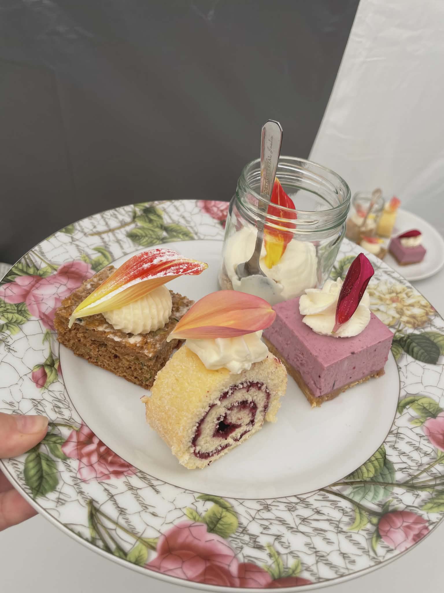 JUNI-Kagetapas & LIVE MUSIK