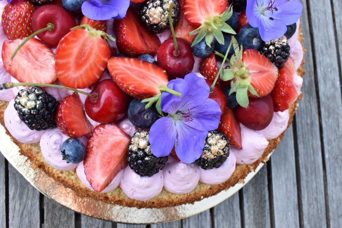 August søde sensommer - Kagebord i Stenmaglehaven